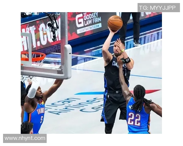 雷霆队大胜独行侠队，继续保持连胜势头，成就伟大赛季